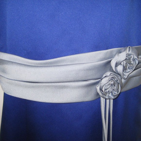 Alfred Angelo, beautiful satiny 2 tone blue girls dress, size 8 - Picture 3 of 11